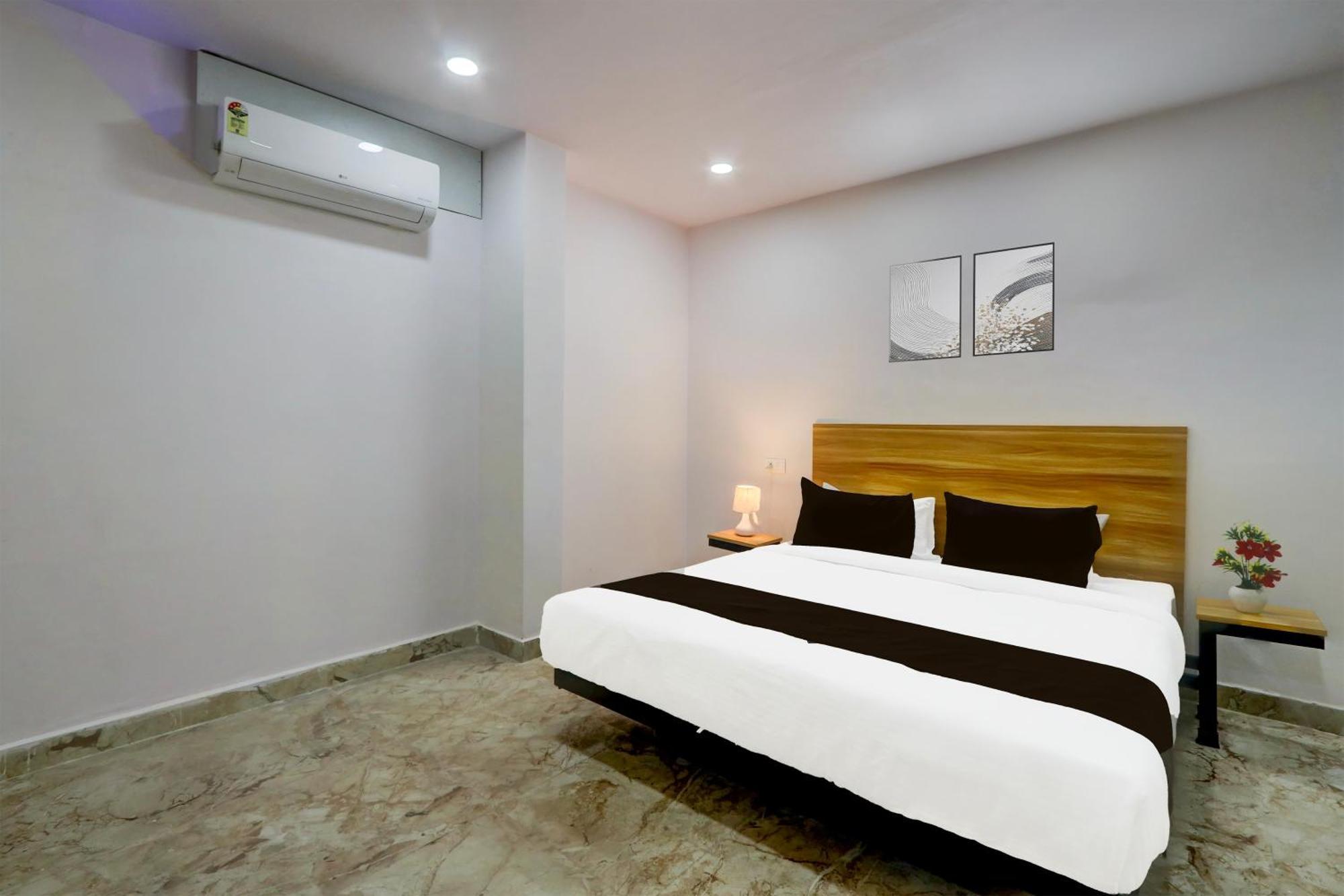 Hotel O Living Tree In Hyderabad Eksteriør billede
