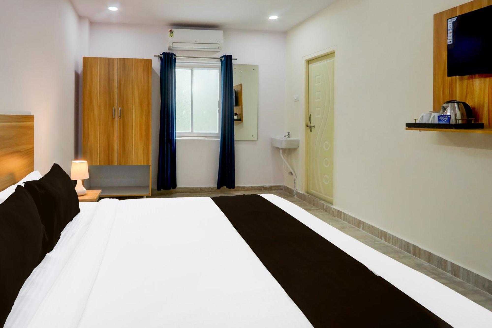 Hotel O Living Tree In Hyderabad Eksteriør billede