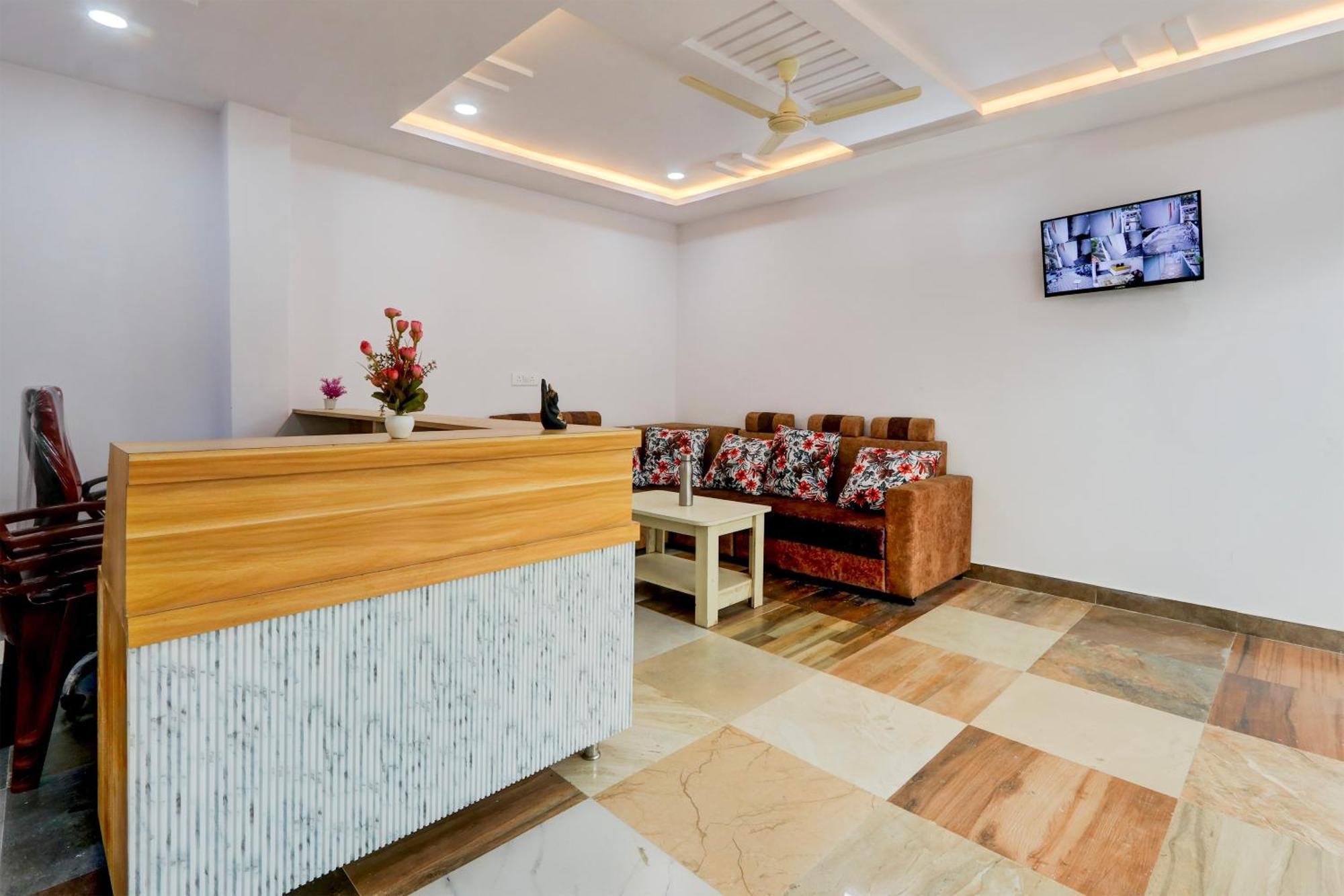 Hotel O Living Tree In Hyderabad Eksteriør billede