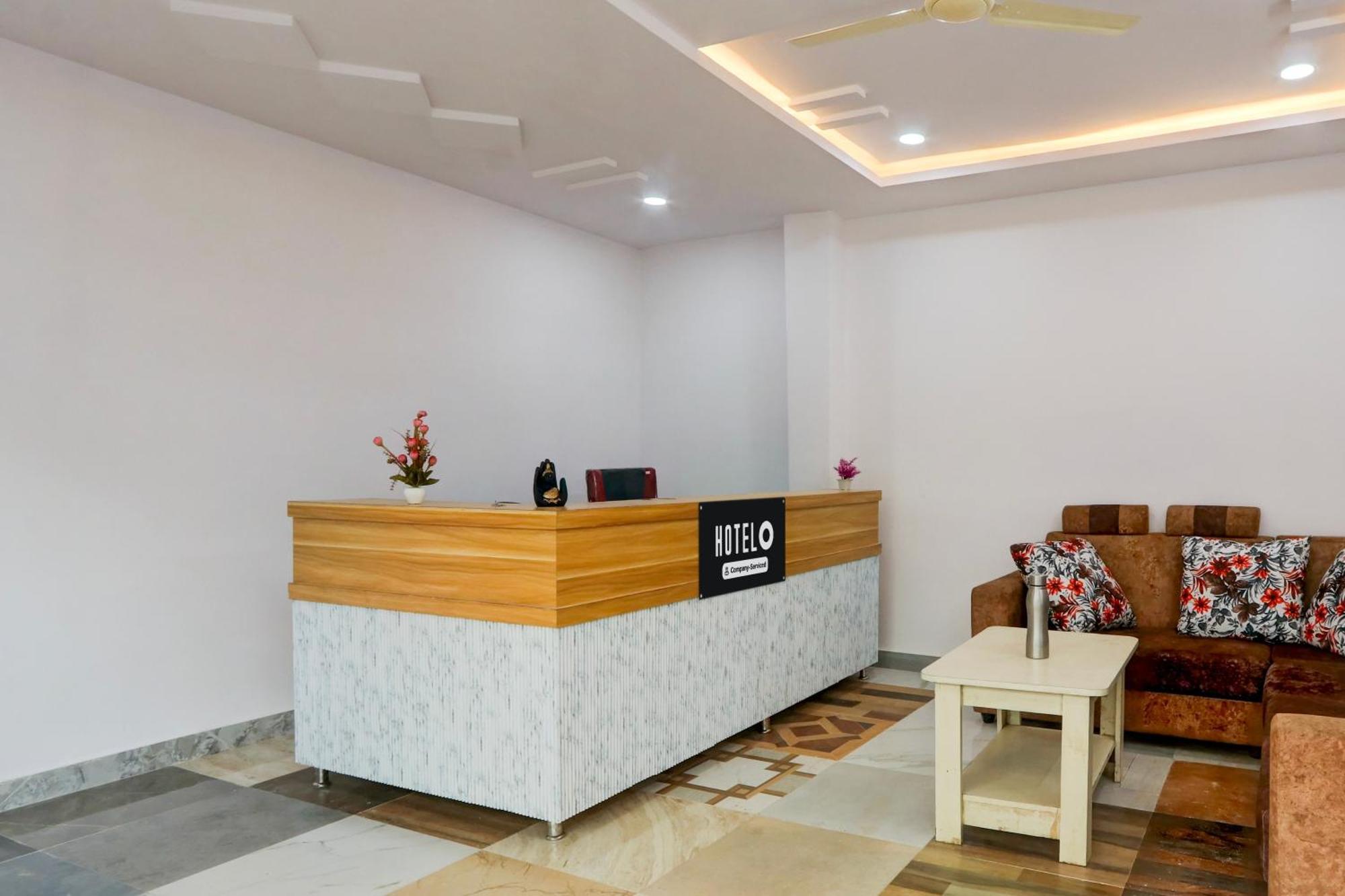 Hotel O Living Tree In Hyderabad Eksteriør billede